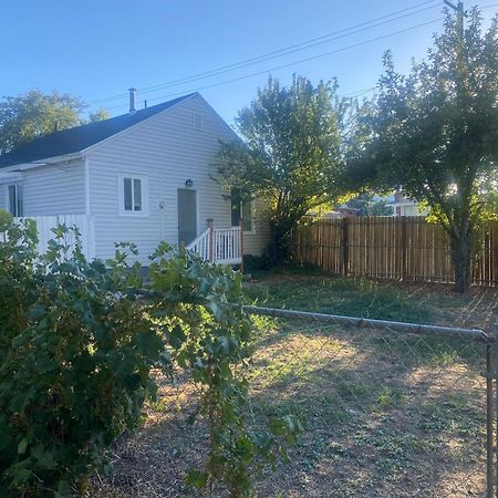 Cute Entire Small House With Large Yard! Pets Welcome! غرب مدينة فالي المظهر الخارجي الصورة