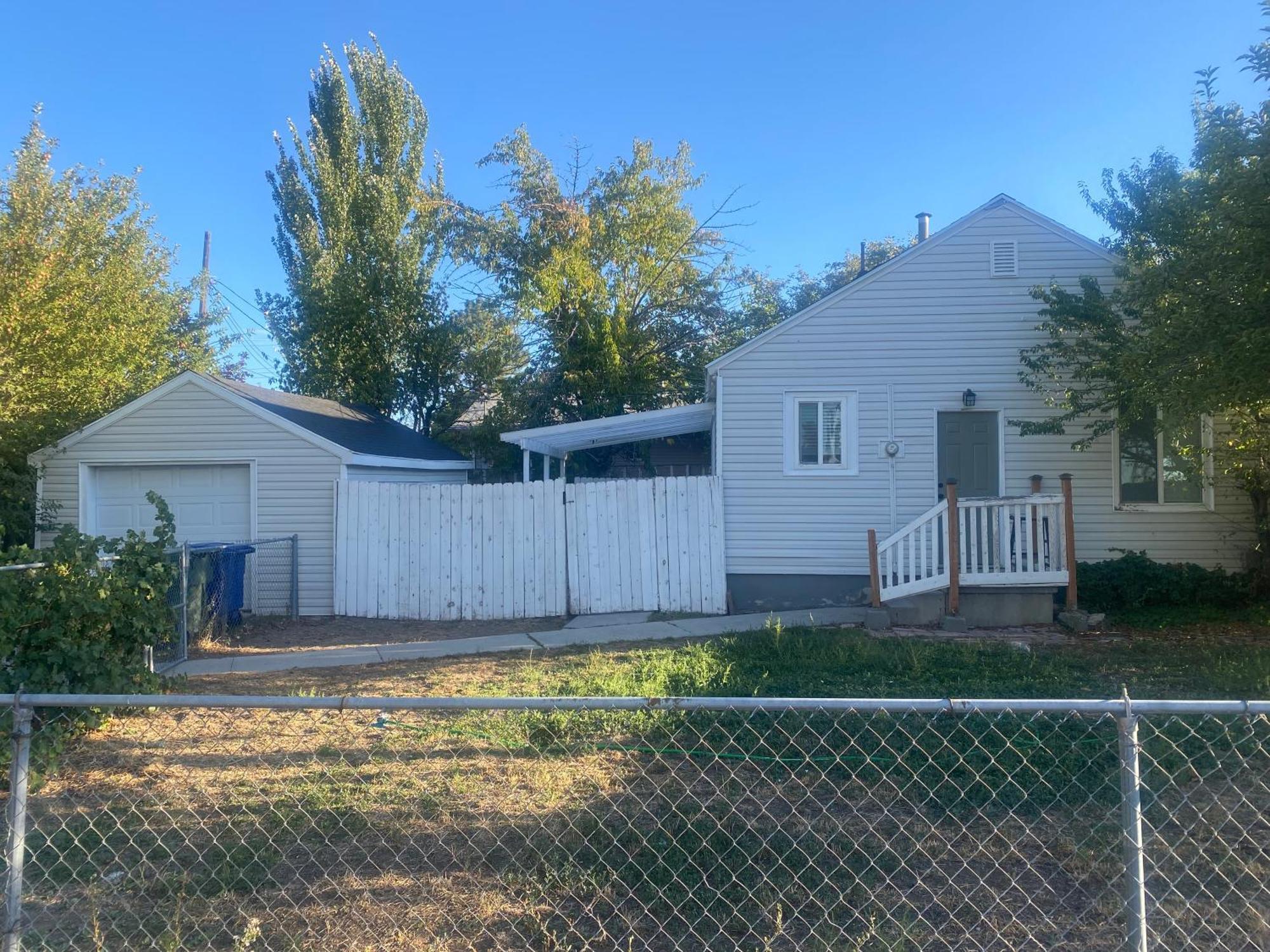 Cute Entire Small House With Large Yard! Pets Welcome! غرب مدينة فالي المظهر الخارجي الصورة