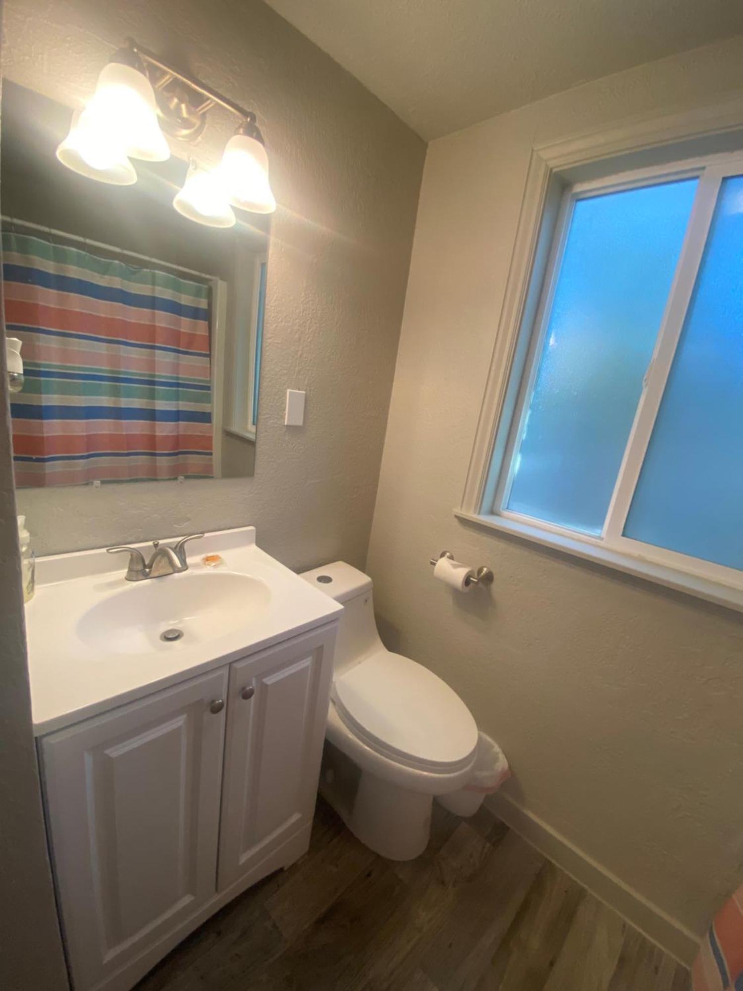 Cute Entire Small House With Large Yard! Pets Welcome! غرب مدينة فالي المظهر الخارجي الصورة
